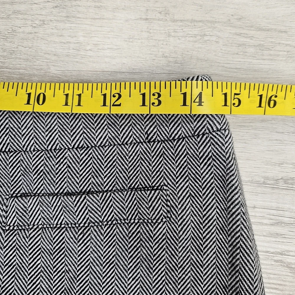 Talbots Gray Skirt Size 2 Tonal Herringbone Side Zip Faux Pockets Classic Chic